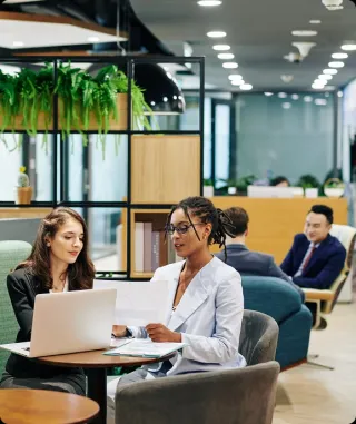 Quality-driven financial dashboard collaboration for software excellence