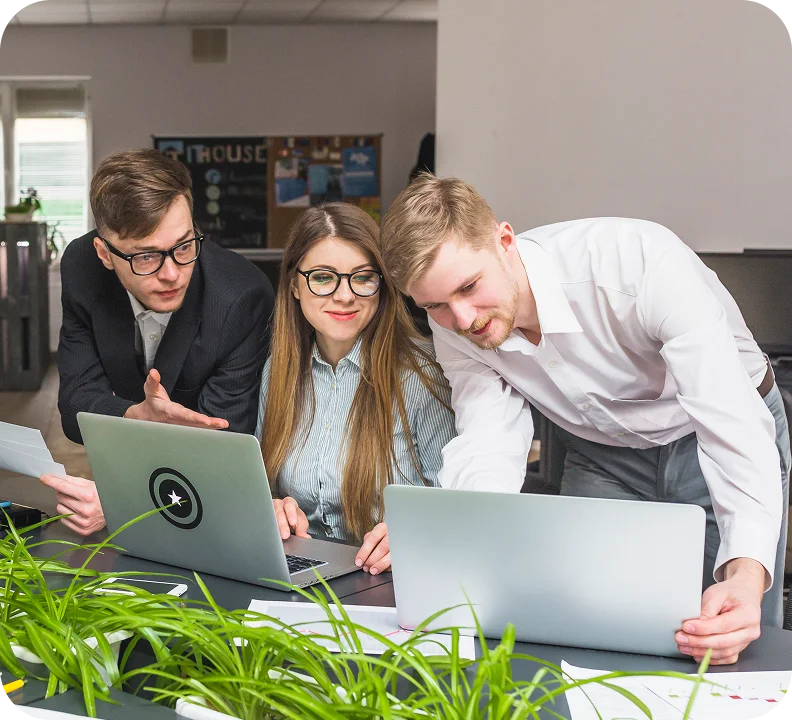 IT services team using Suave CRM for client projects and billing